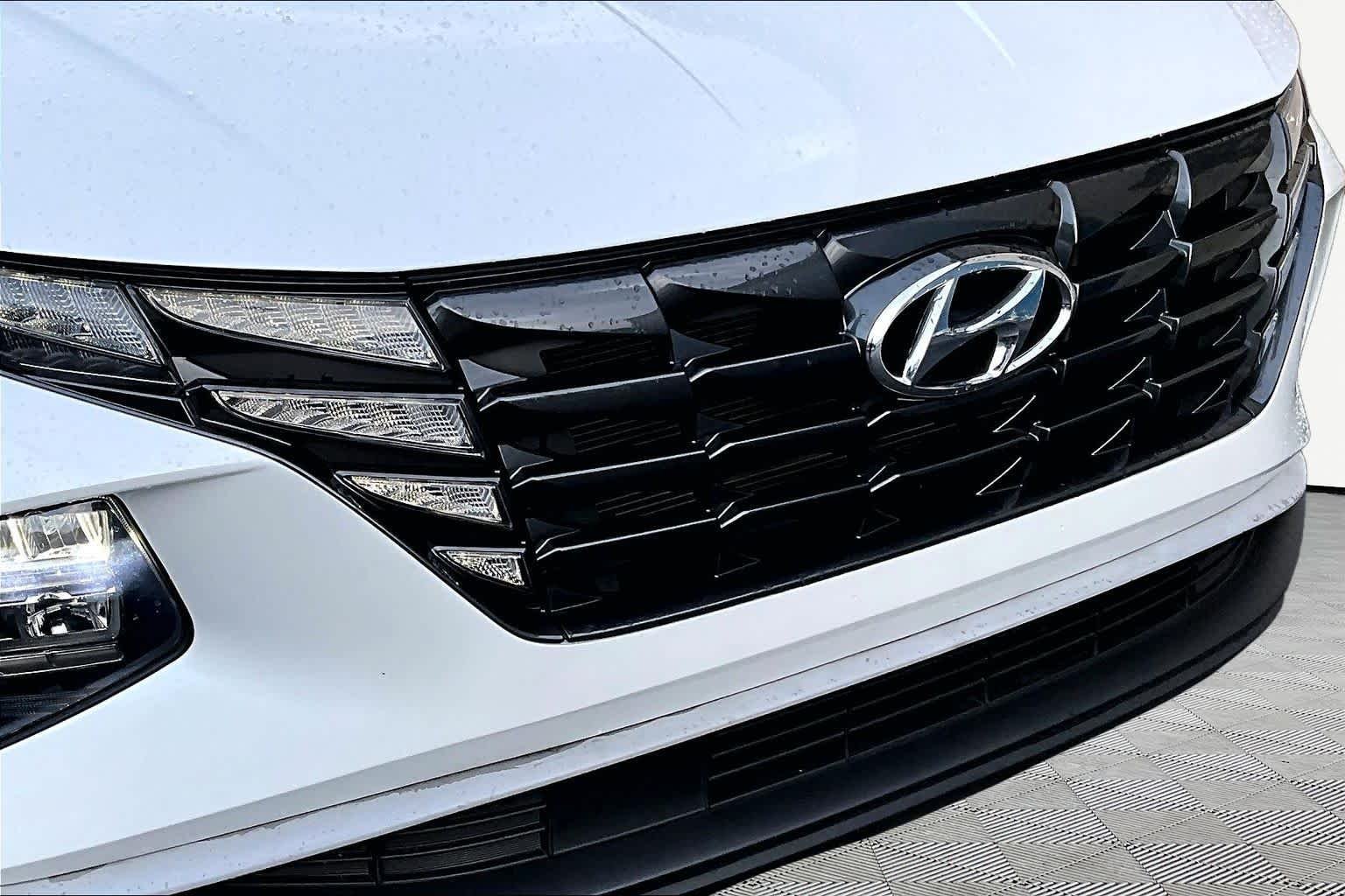 Used 2022 Quartz White Hyundai SEL image 30