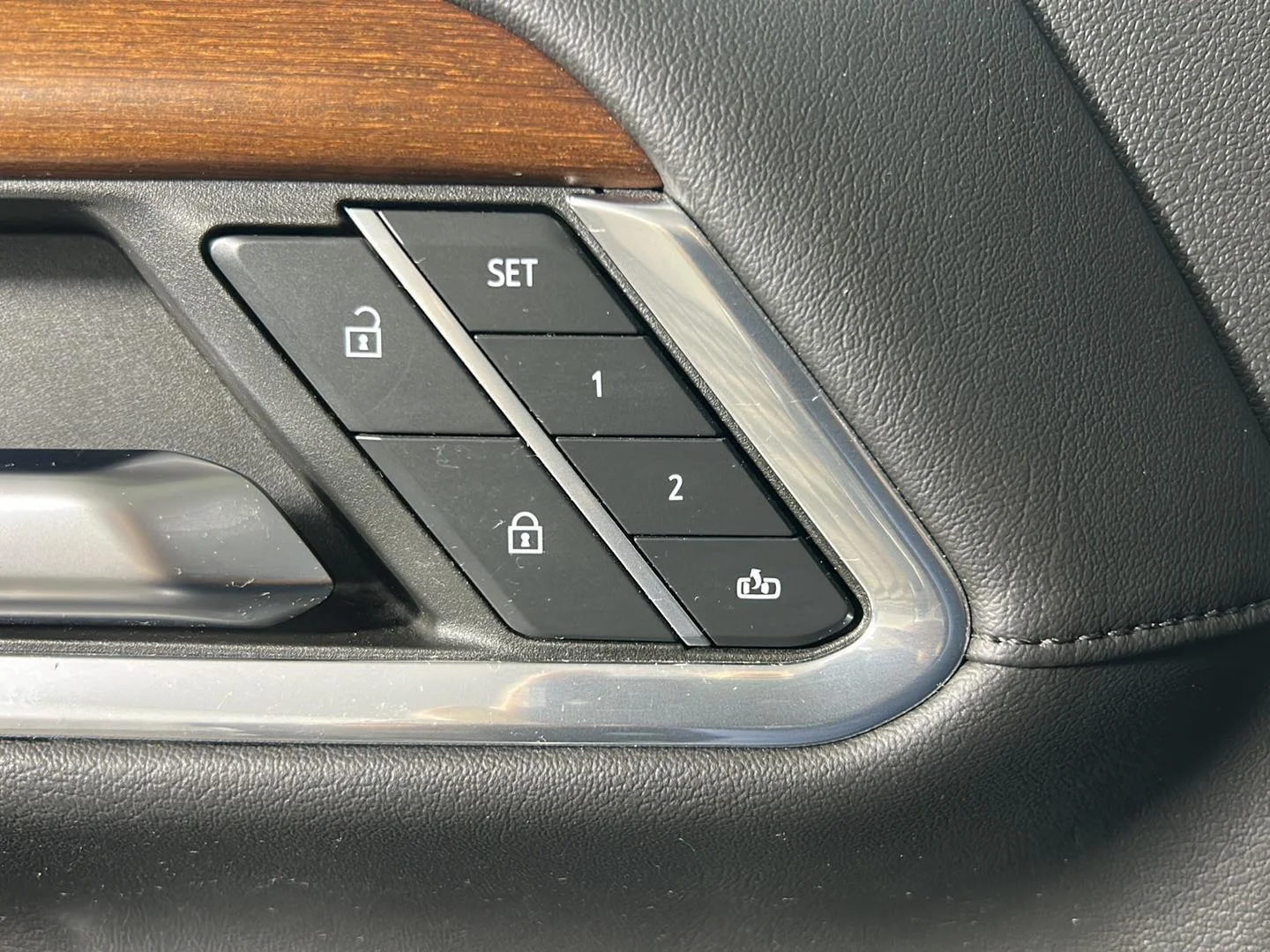 Used 2023 Onyx Black GMC Denali image 22