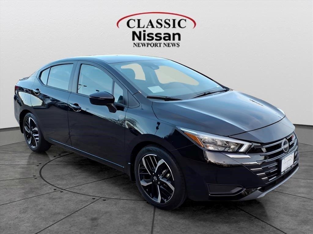2025 Nissan Versa 1.6 SR CVT's photo