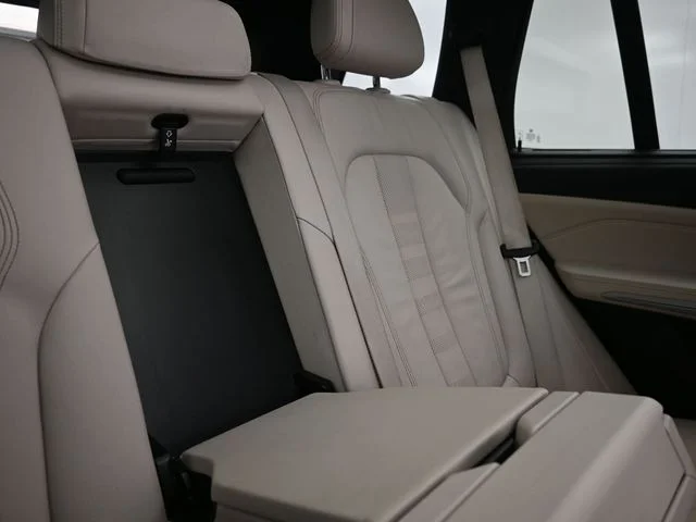 Used 2022 Black BMW sDrive40i image 20