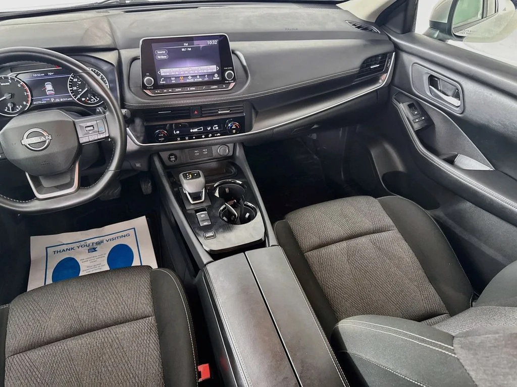 Used 2025 Silver Nissan SV image 27