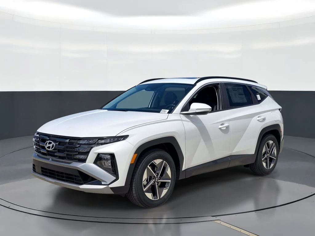 Used 2026 White Hyundai SEL image 1