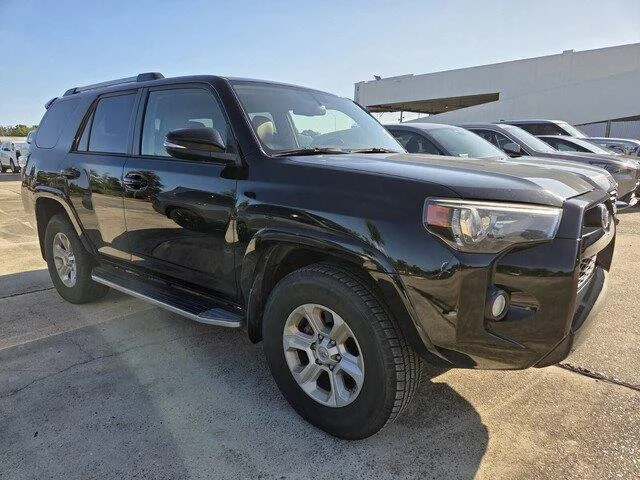 Used 2019 Midnight Black Metallic Toyota SR5 Premium image 3