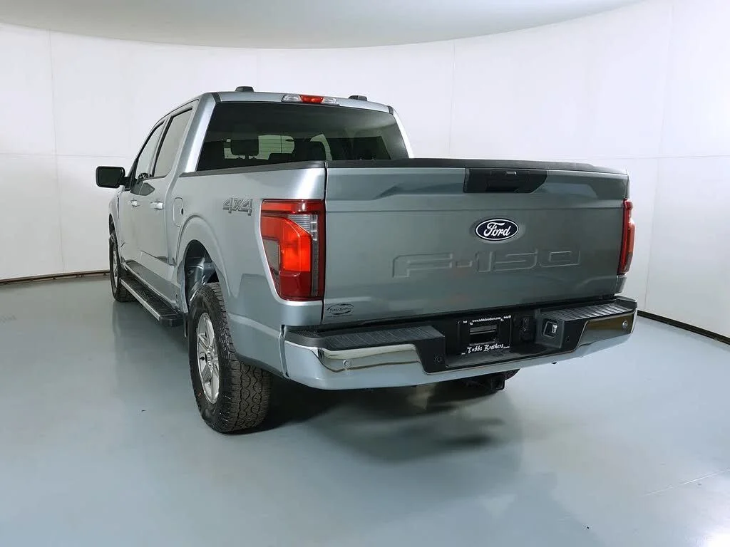 Used 2025 Silver Metallic Ford XLT image 5