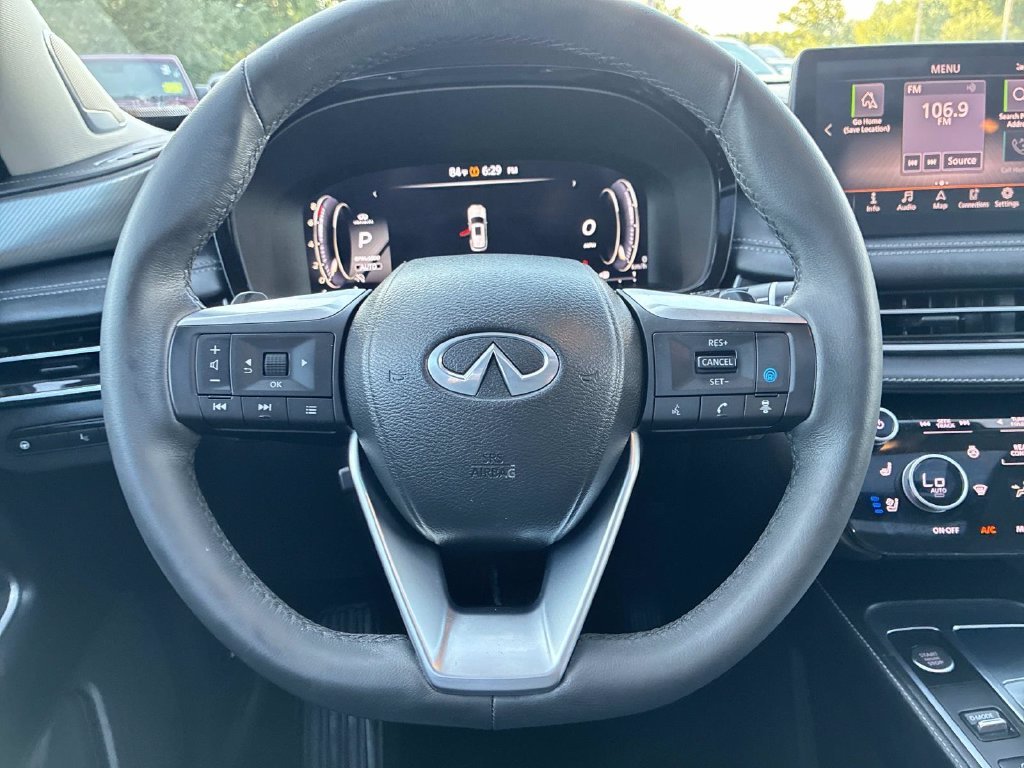 Used 2023 Black INFINITI LUXE image 21