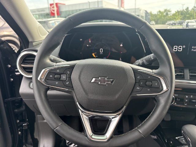 Used 2025 Mosaic Black Metallic Chevrolet ACTIV image 14