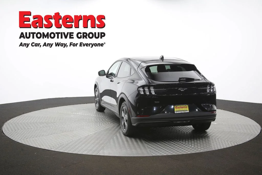 Used 2021 Black Ford Select image 64
