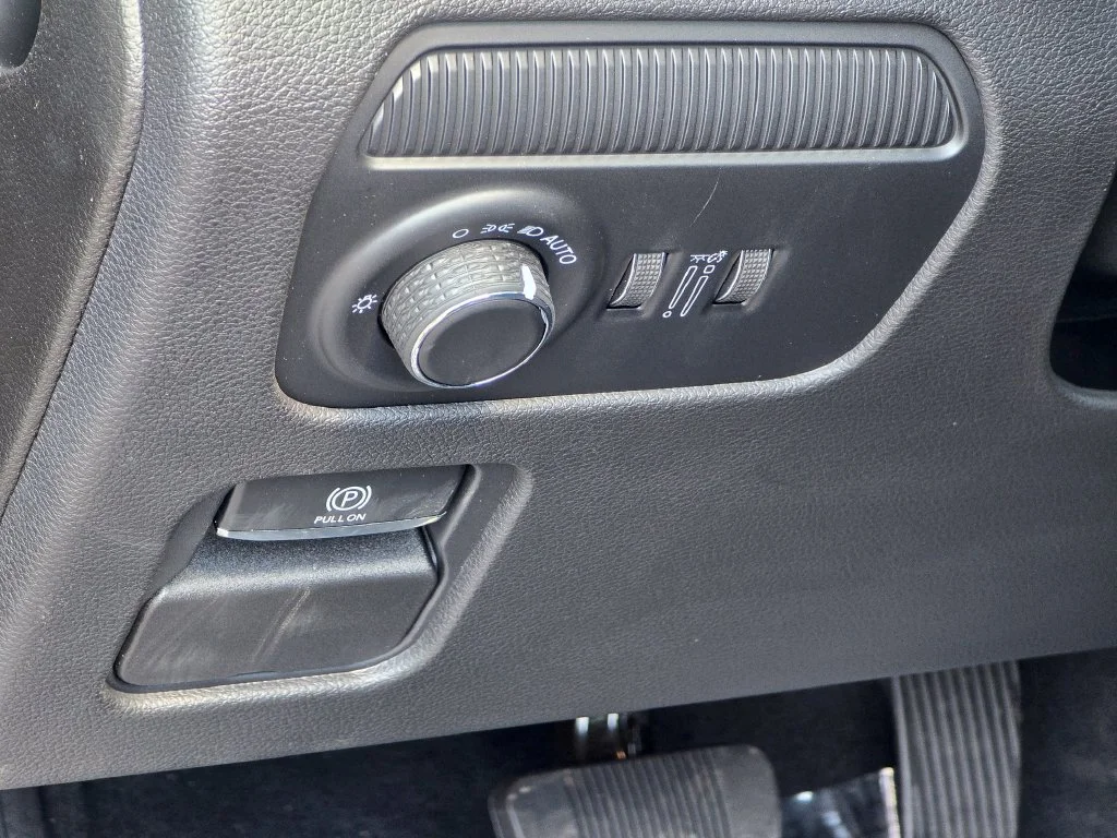 New 2026 Gray Jeep Upland image 34
