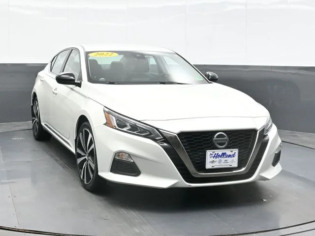 Used 2022 White Nissan 2.5 SR image 6