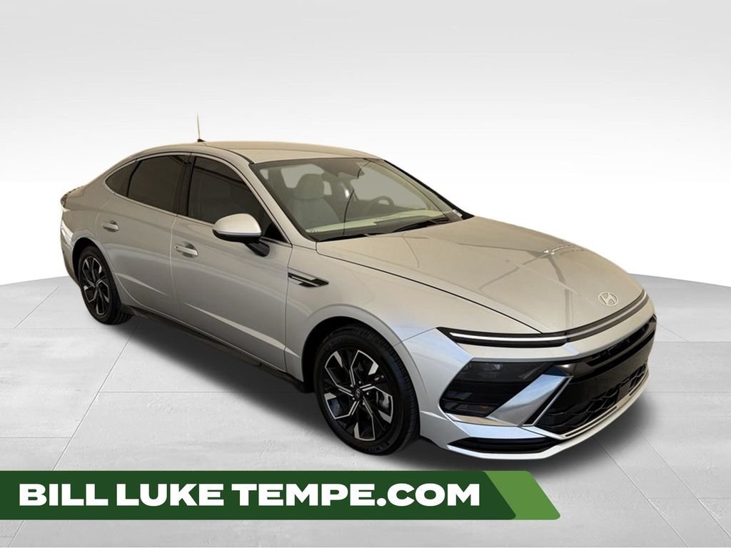 Used 2024 Silver Hyundai SEL image 1