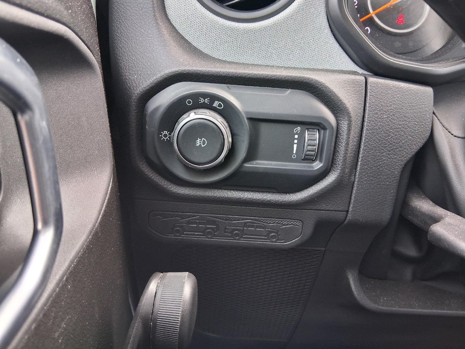 Used 2024 Earl Clearcoat Jeep Sport image 30