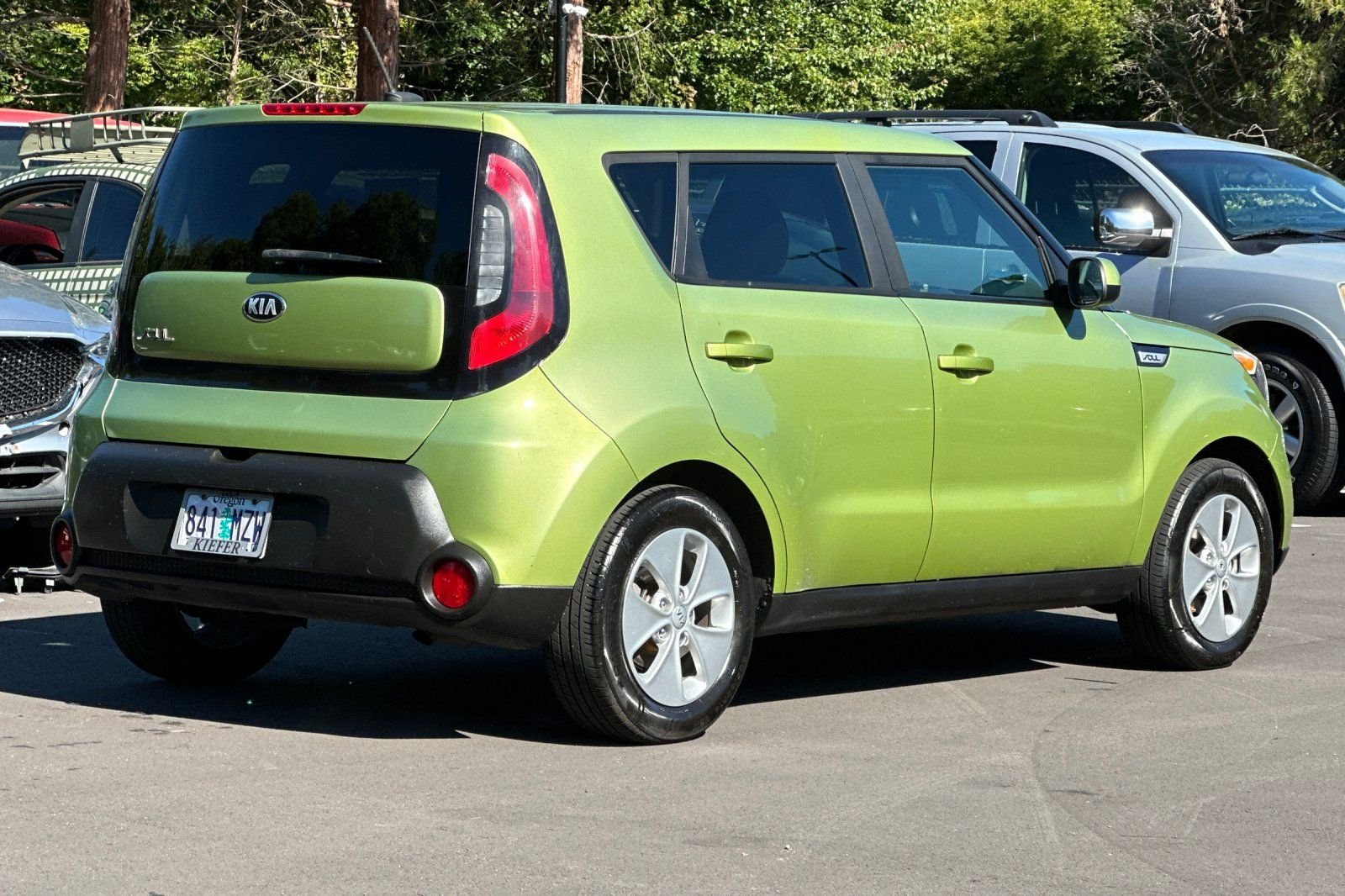 Used 2016 Green Kia Base image 4