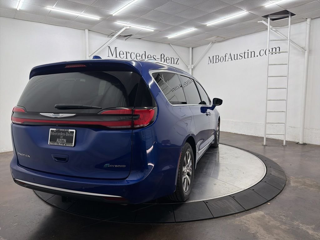 Used 2021 Blue Chrysler Pinnacle image 7