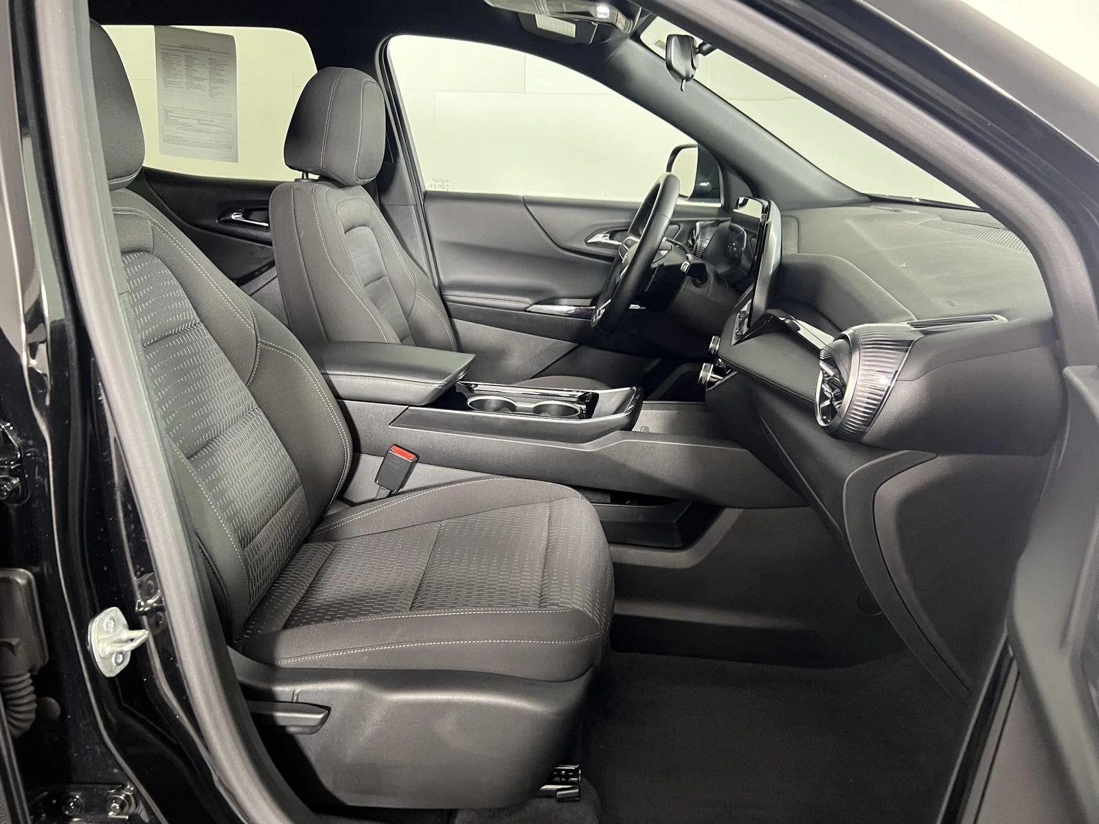 Used 2025 Mosaic Black Metallic Chevrolet FWD LT image 24