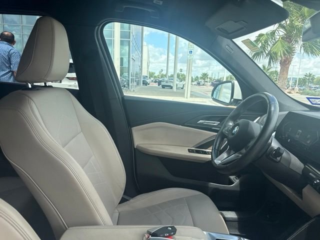 Used 2025 White BMW xDrive28i image 16
