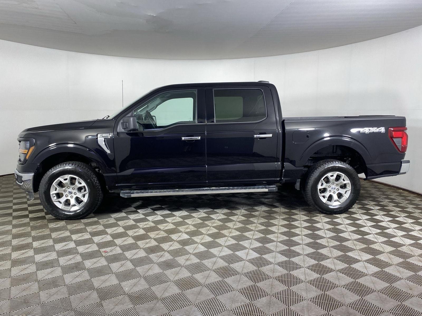 Used 2025 Agate Black Ford XLT image 4