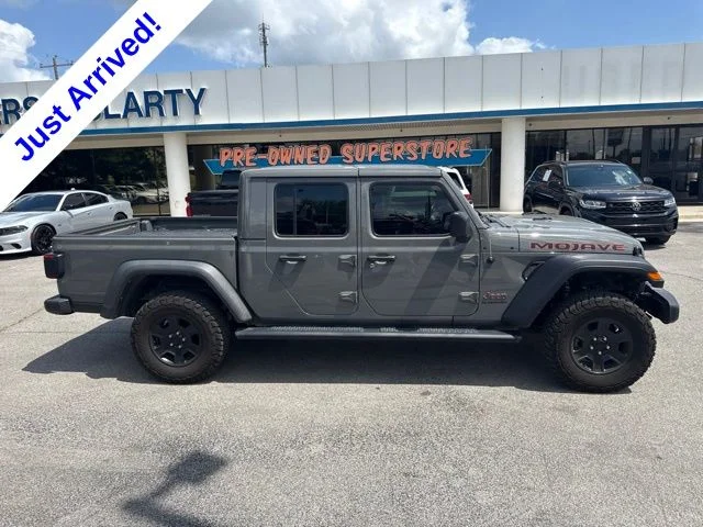 Used 2021 Gray Jeep Mojave image 2