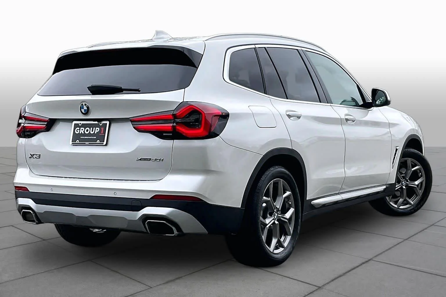 Used 2022 Mineral White Metallic BMW xDrive30i image 23