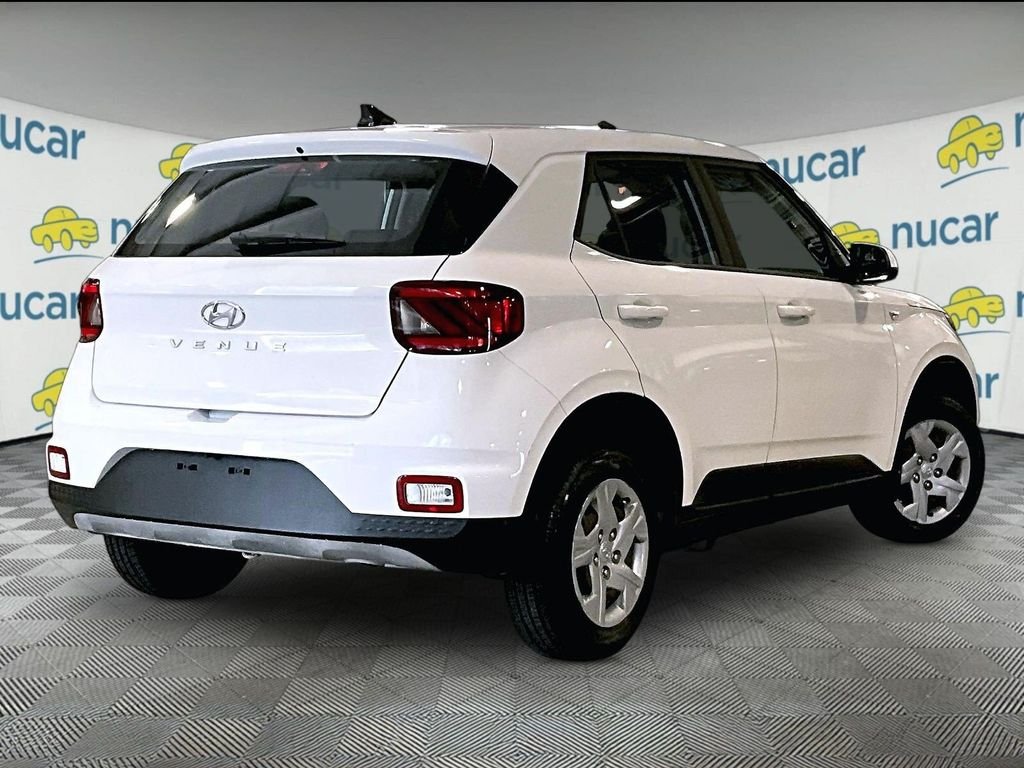 Used 2020 White Hyundai SE image 6