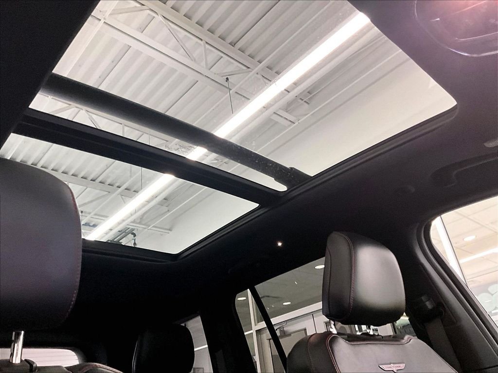 Used 2022 Diamond Black Crystal Pearlcoat Jeep Trailhawk image 22