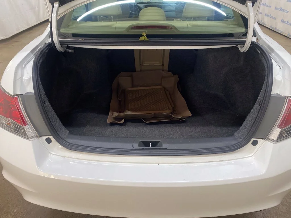 Used 2012 White Honda EX-L image 16