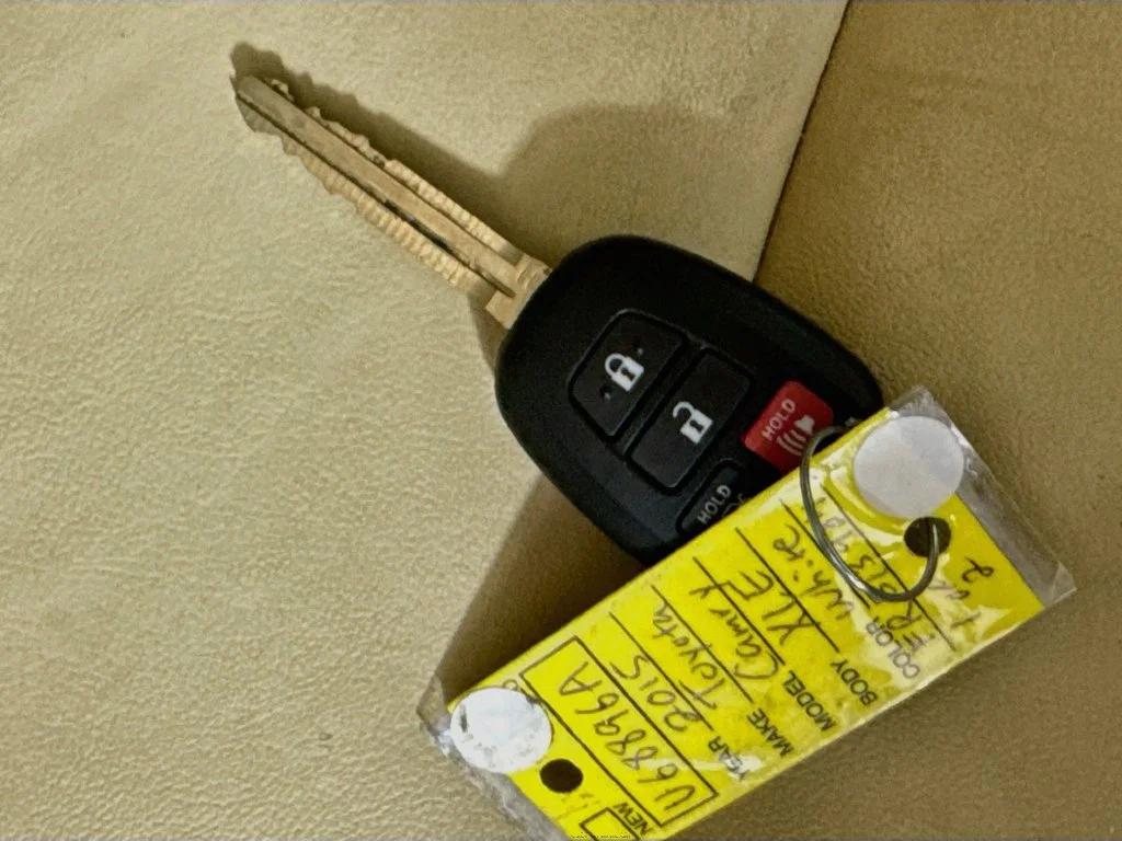 Used 2015 White Toyota XLE image 35