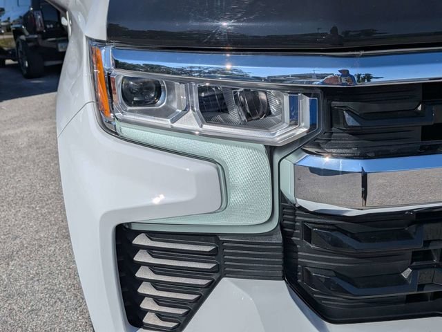 Used 2022 White Chevrolet LT image 9