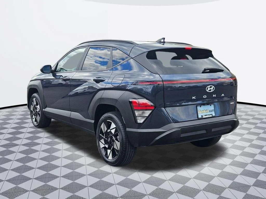 Used 2025 Denim Blue Pearl Hyundai SEL Convenience image 4