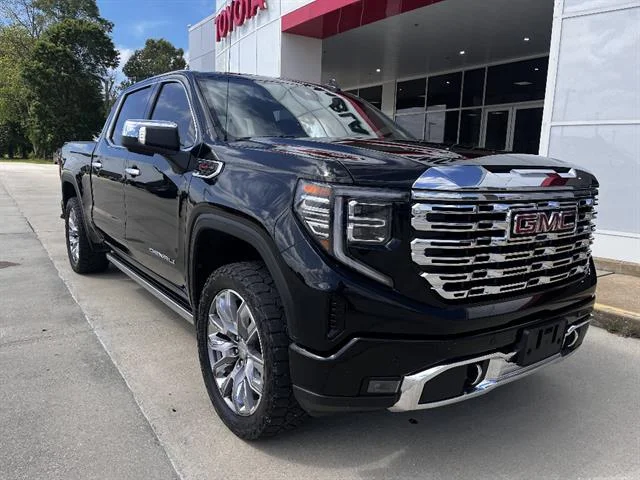 Used 2023 Onyx Black GMC Denali image 1
