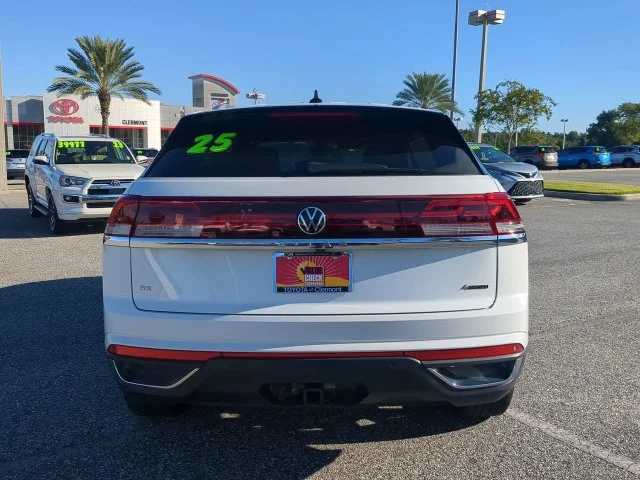 Used 2025 White Volkswagen 2.0T SE w/Technology image 5