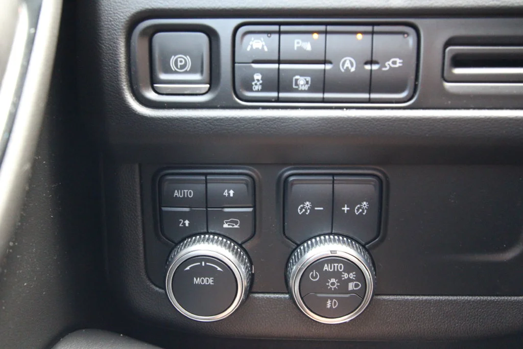 Used 2022 Gray GMC SLT image 25