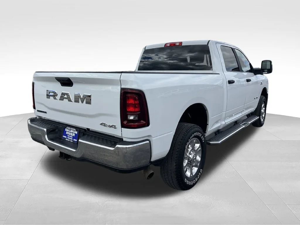 Used 2025 White Ram Big Horn image 5