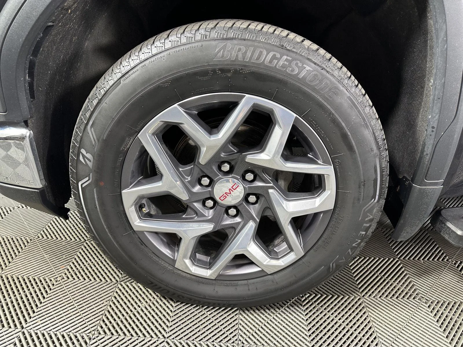 Used 2024 Titanium Rush Metallic GMC SLT image 13