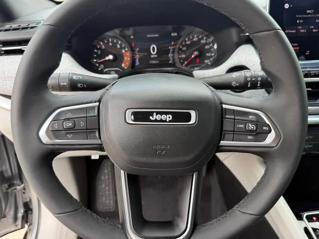 Used 2024 Gray Jeep Latitude image 15