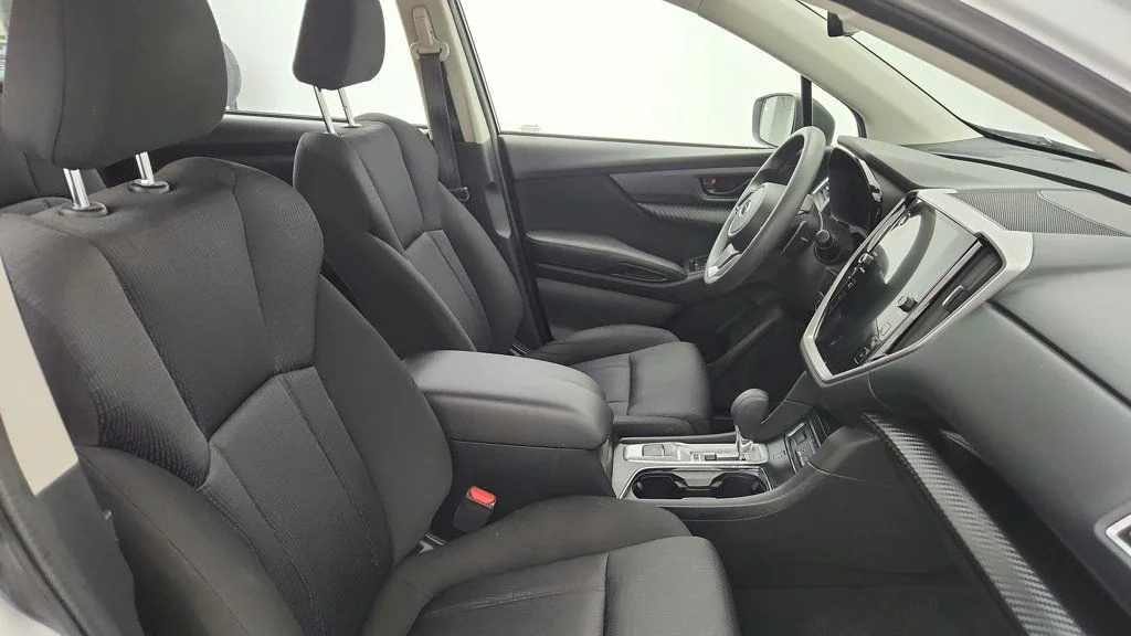 Used 2023 Crystal White Pearl Subaru 8-Seater image 23