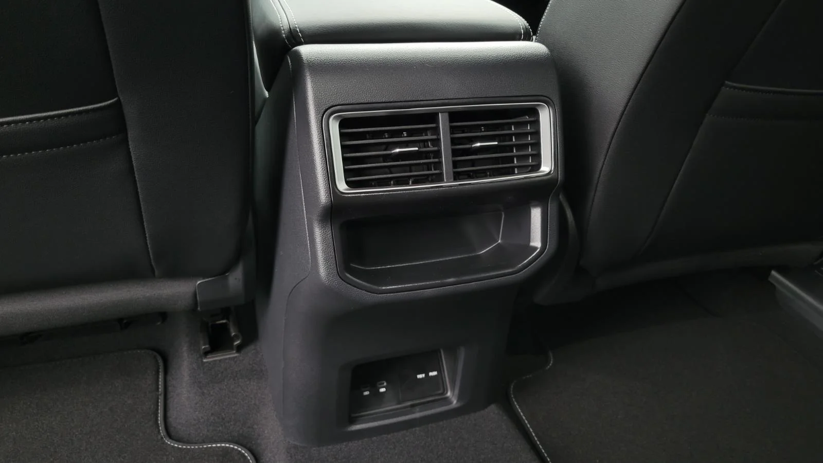 2026 Volkswagen Atlas Cross Sport SE w/Tech - Photo 41