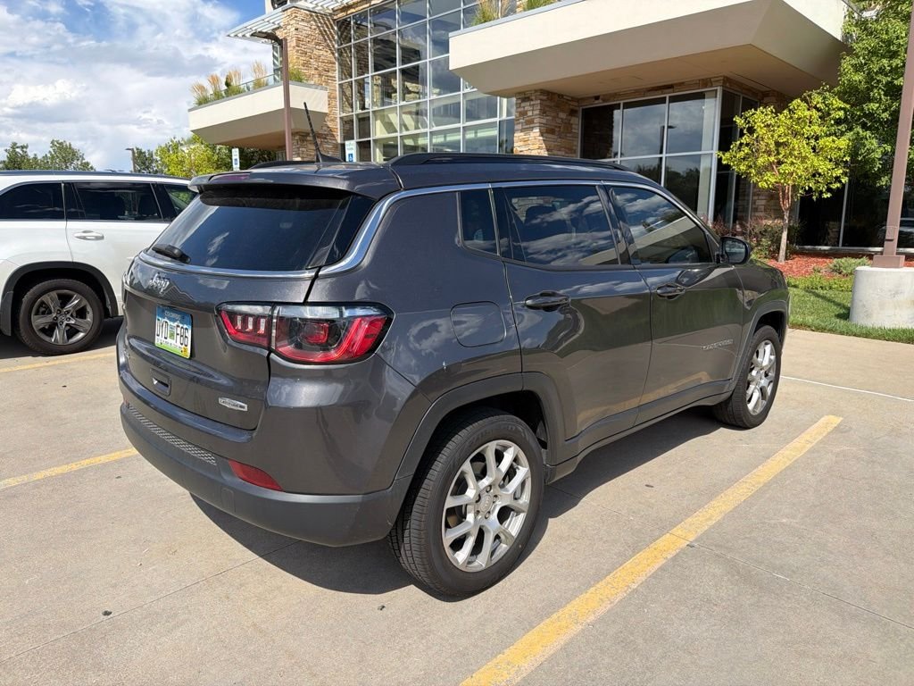 Used 2023 Gray Jeep Latitude Lux image 3