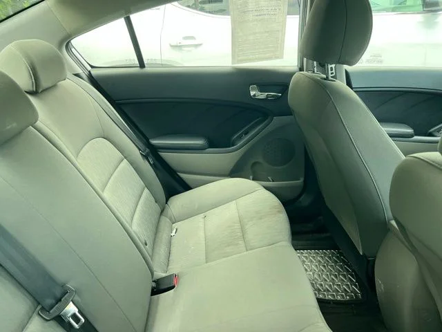 Used 2016 Silver Kia LX image 9