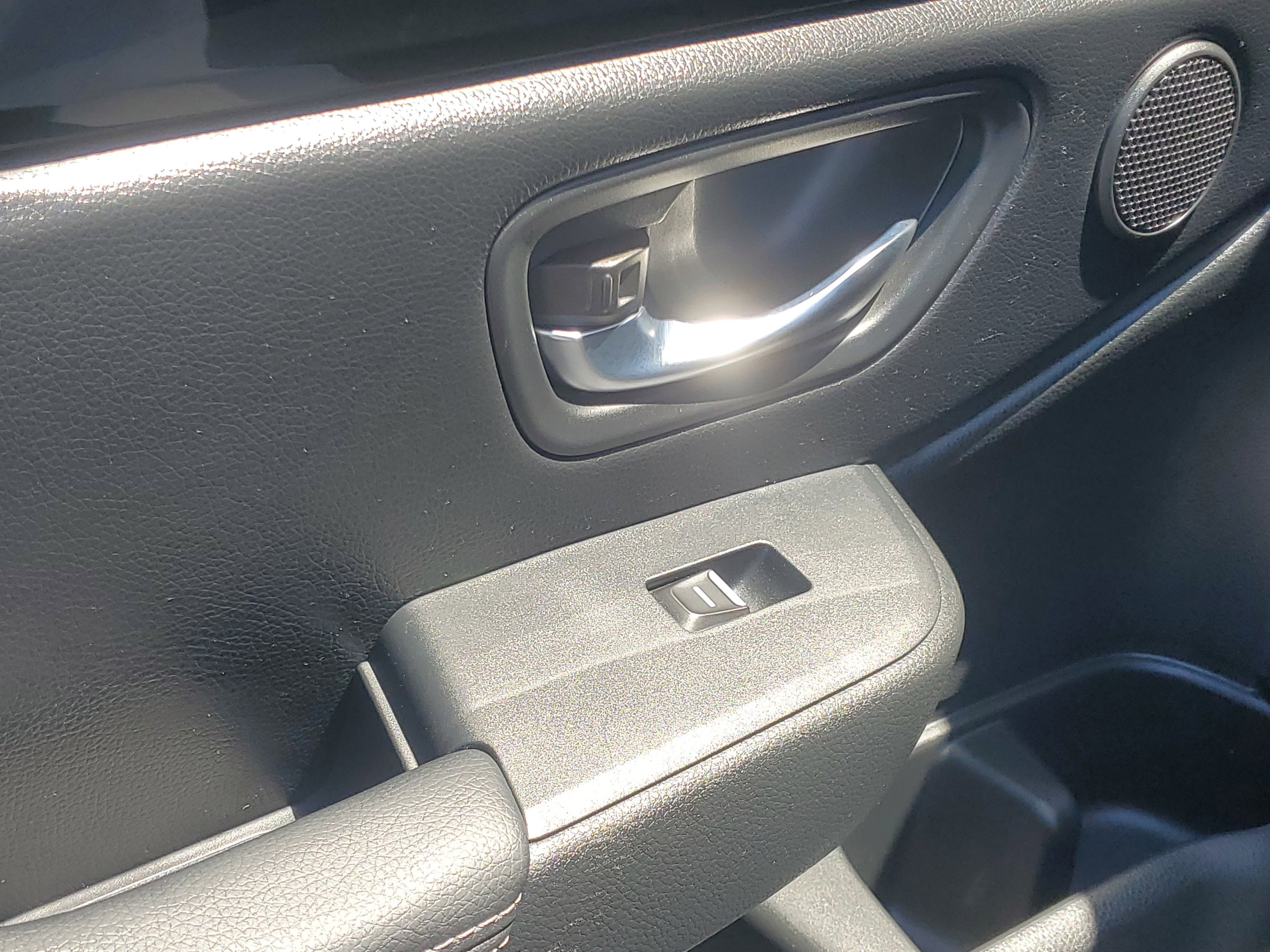 Used 2025 White Honda Touring image 13
