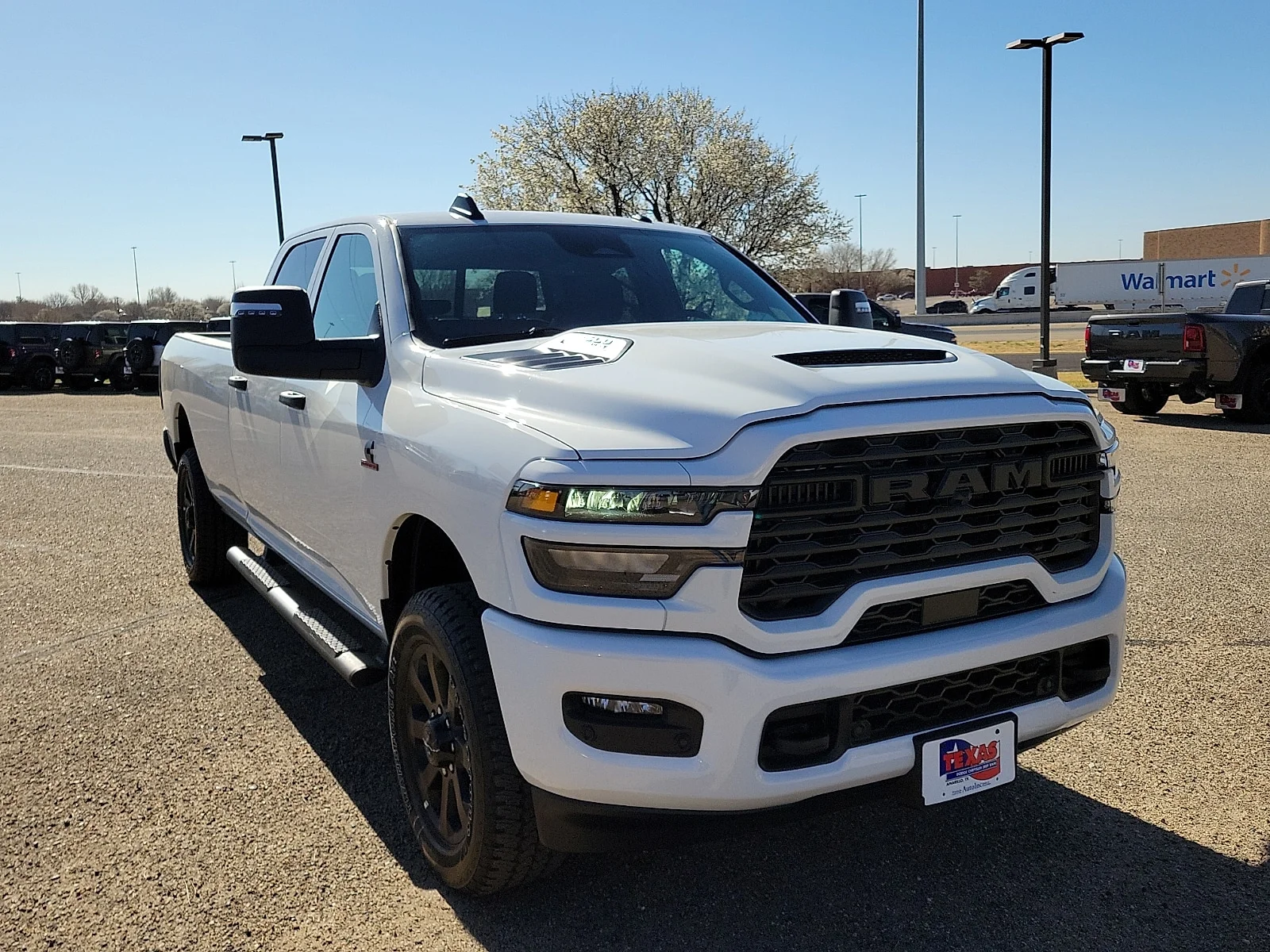 New 2026 PW7 Bright Whit Ram BLACK EXPRESS CREW CAB 4X4 8