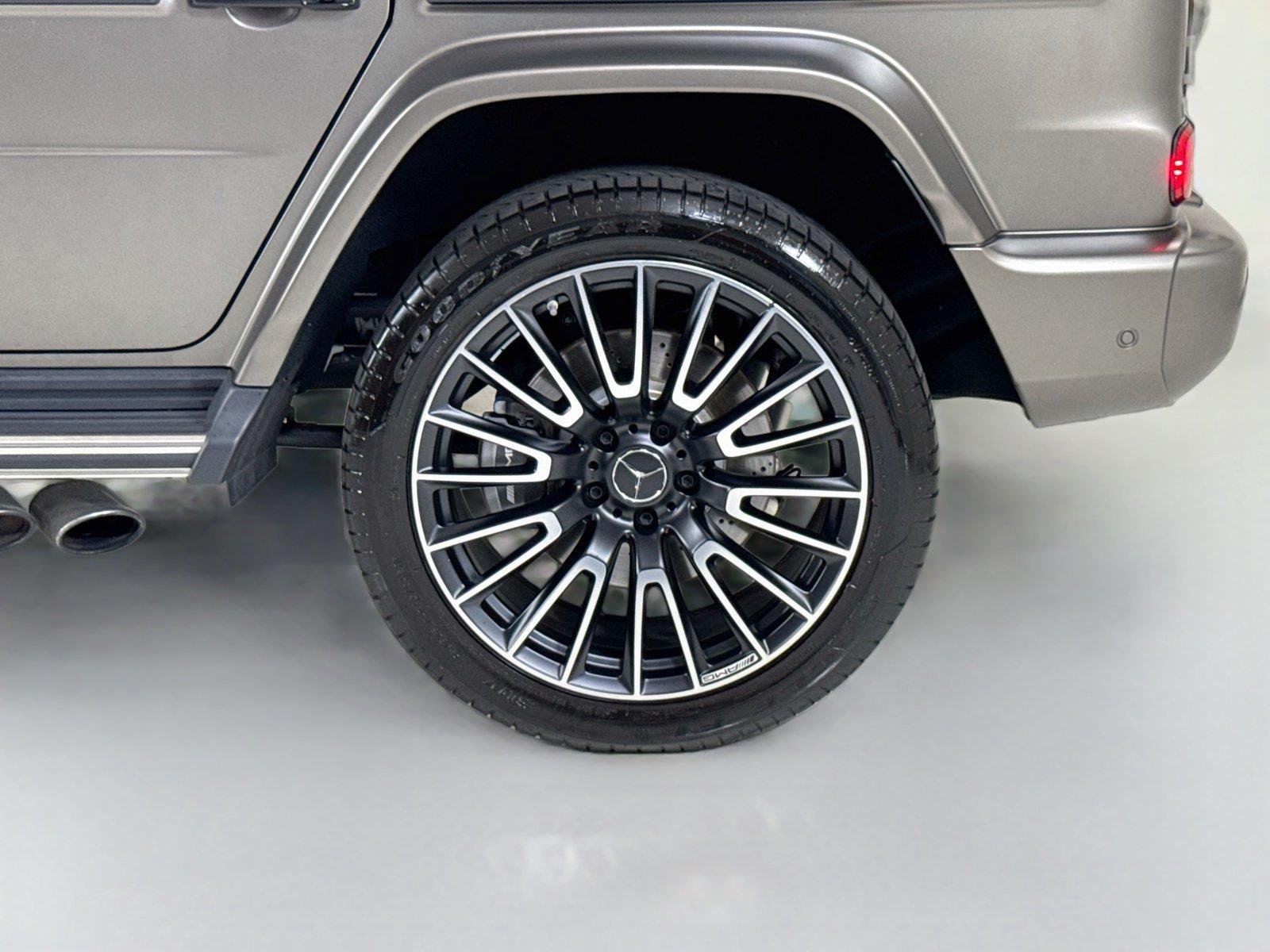 Used 2026 MANUFAKTUR Monza Grey Magno Mercedes-Benz AMG® G 63 | Manu Int Package Plus | Carbon Trim image 46