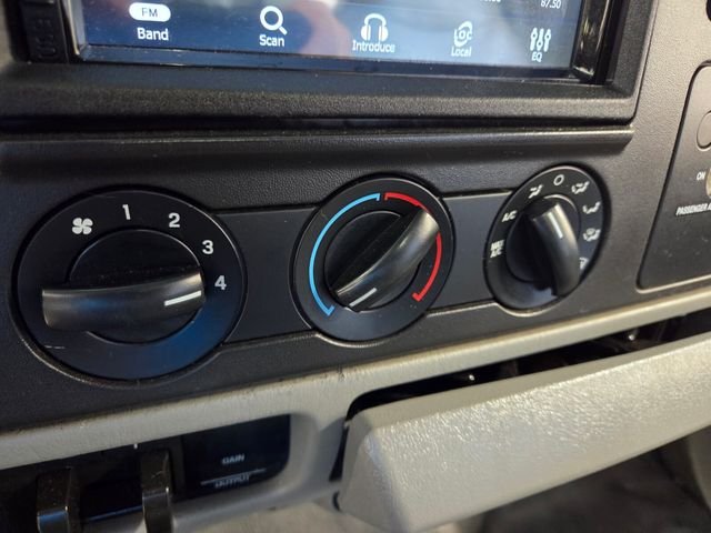 Used 2006 White Ford XL image 21