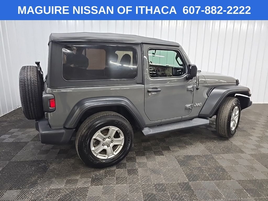 Used 2019 Gray Jeep Sport S image 3