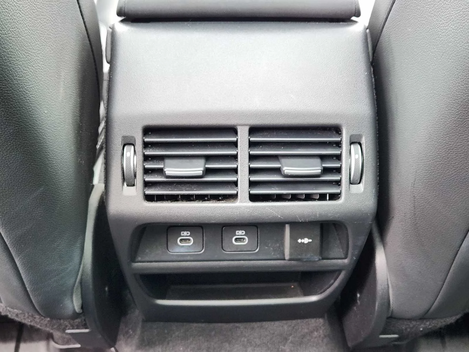 Certified Used 2024 Santorini Black Metallic Land Rover Dynamic SE image 29