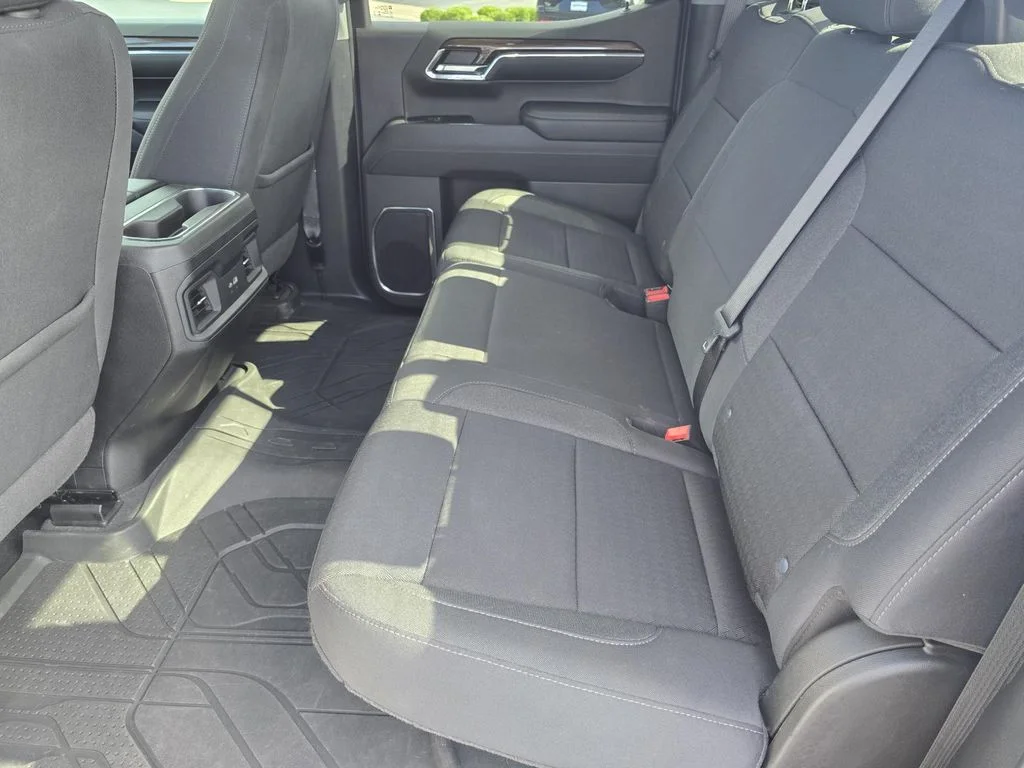 Used 2024 Summit White Chevrolet RST image 10