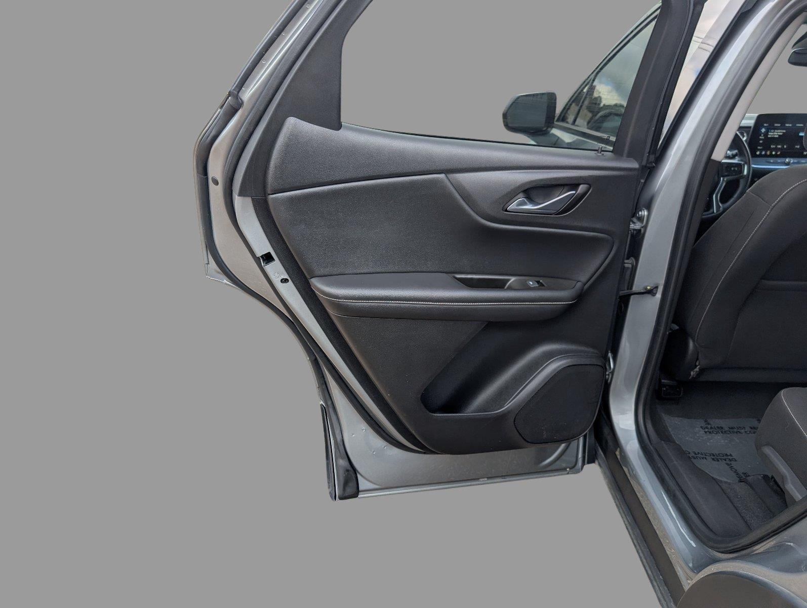 Used 2023 STERLING GRAY METALLIC Chevrolet LT image 17