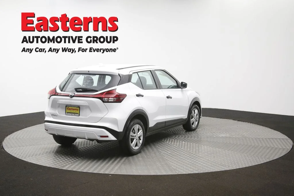 Used 2024 White Nissan S image 39