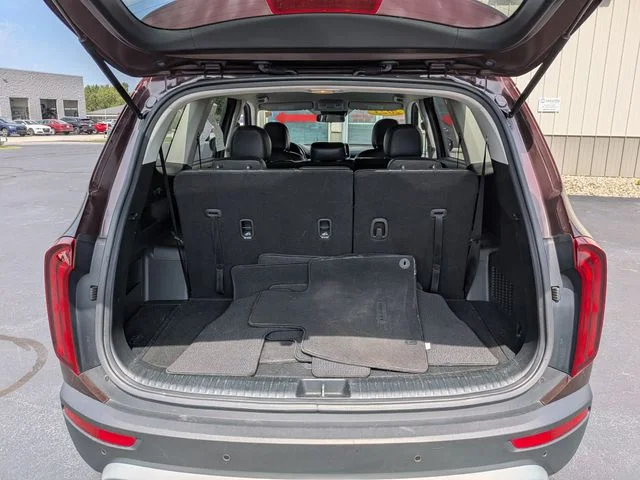 Used 2021 Purple Kia LX image 22