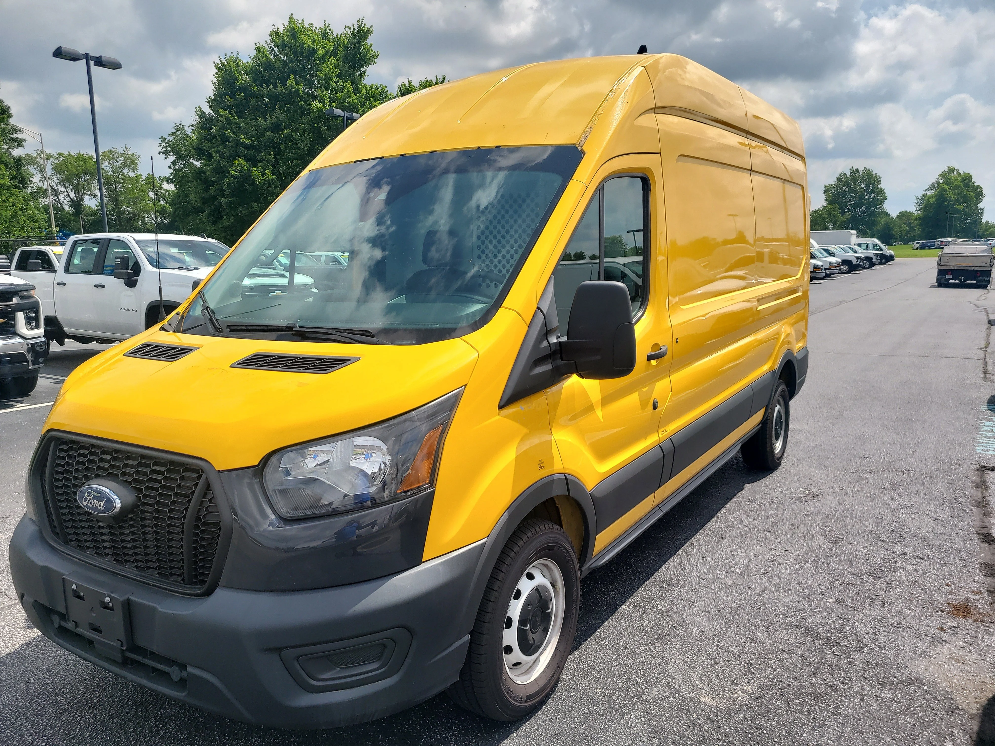 Used 2021 School Bus Yellow Ford  image 7