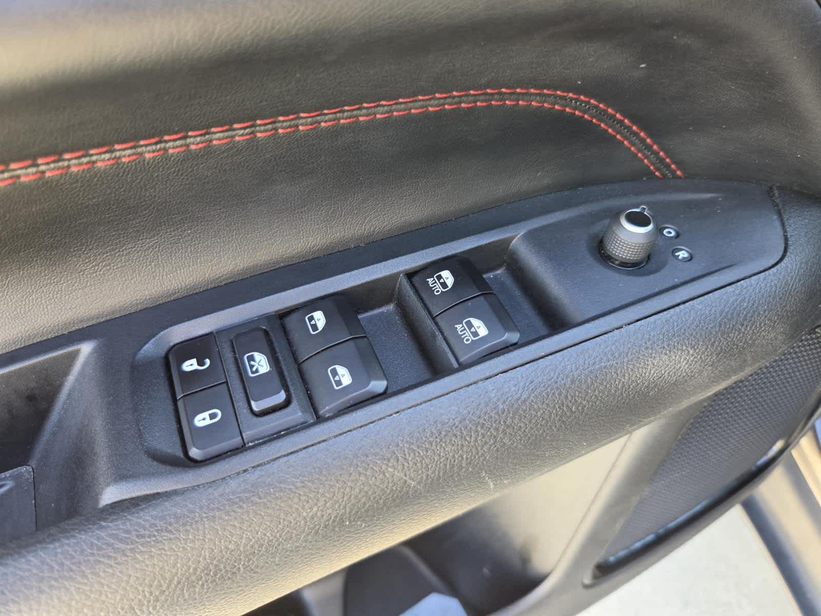 Used 2023 Granite Crystal Metallic Clearcoat Jeep Trailhawk image 16